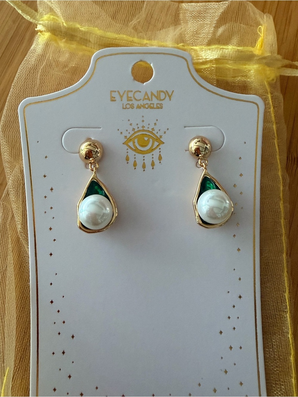Eye candy Gold Teardrop Earrings with White Pearl